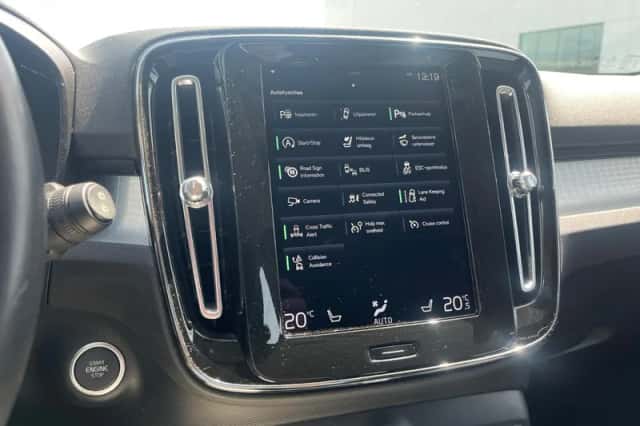 Volvo XC40 (2020) thumbnail 9