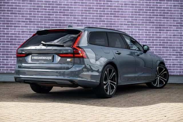Volvo V90 (2022) thumbnail 3