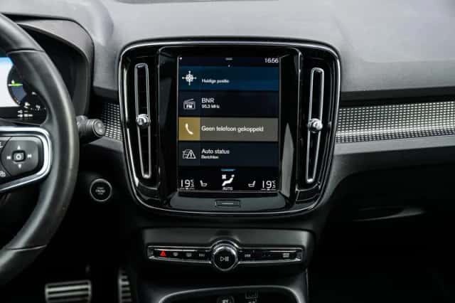 Volvo XC40 (2022) thumbnail 14
