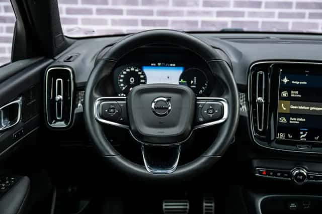 Volvo XC40 (2022) thumbnail 5