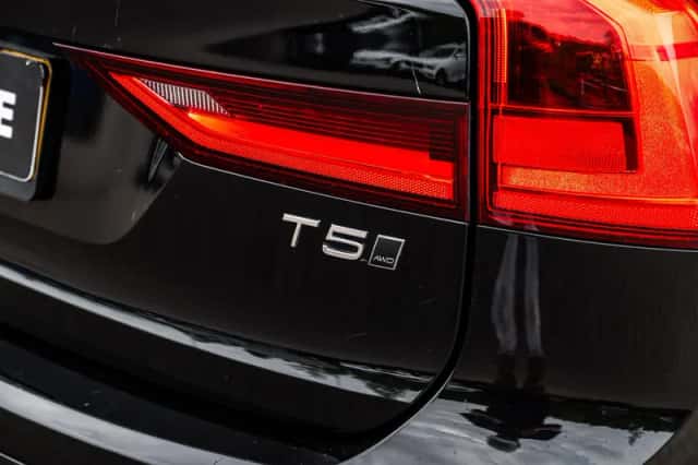Volvo V90 (2019) thumbnail 32
