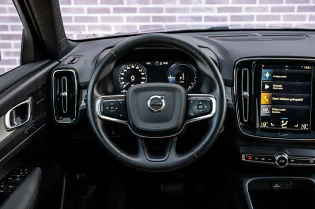 Volvo XC40 (2022) thumbnail 5