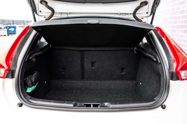 Volvo V40 (2019) thumbnail 29