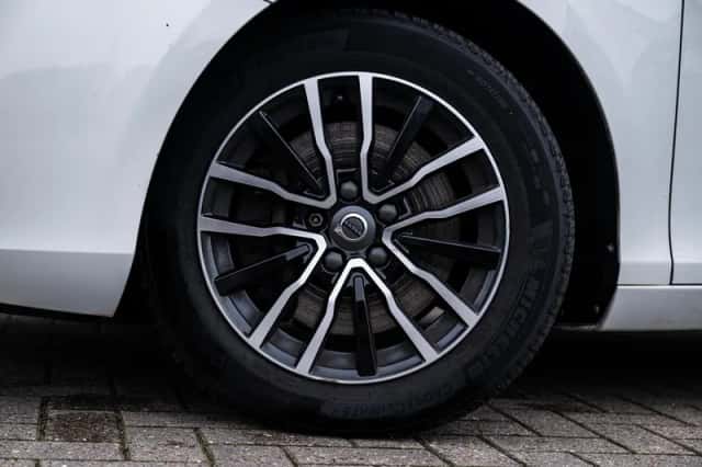 Volvo V40 (2019) thumbnail 30