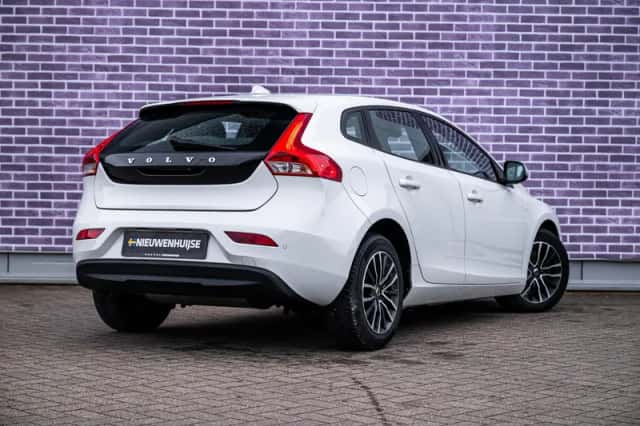 Volvo V40 (2019) thumbnail 4