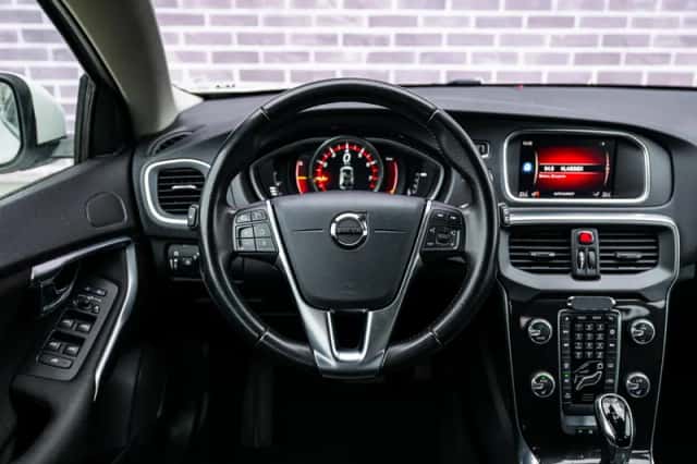 Volvo V40 (2019) thumbnail 5