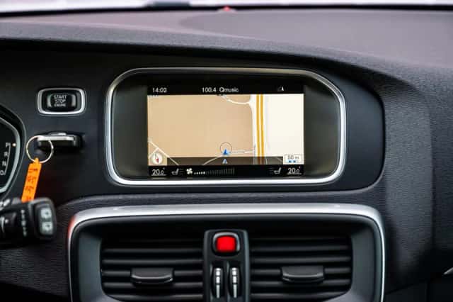 Volvo V40 (2016) thumbnail 13