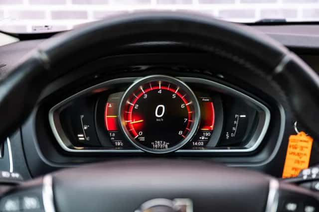 Volvo V40 (2016) thumbnail 14
