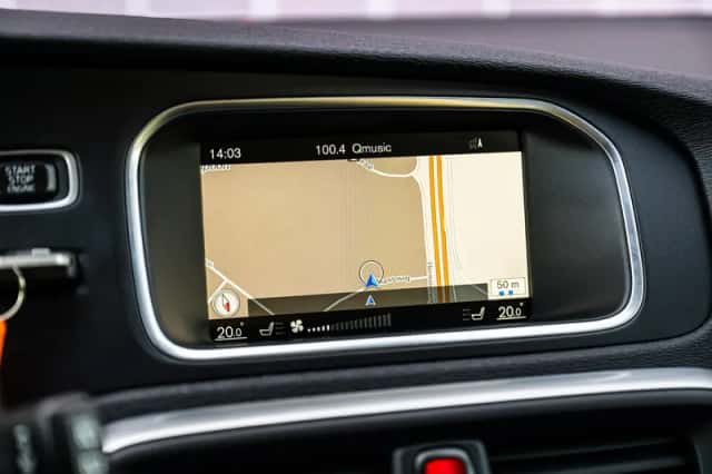 Volvo V40 (2016) thumbnail 19
