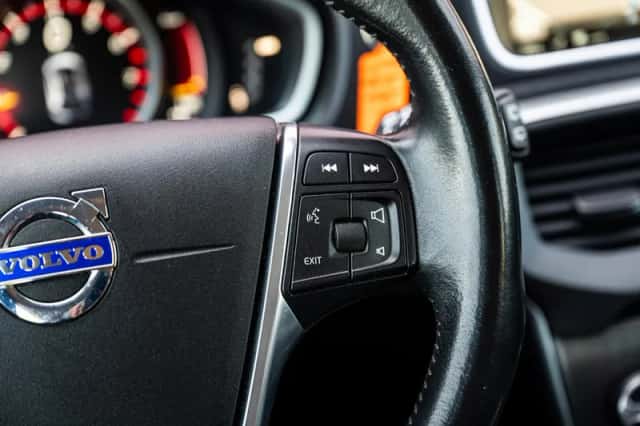 Volvo V40 (2016) thumbnail 25
