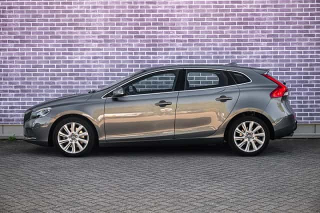 Volvo V40 (2016) thumbnail 6
