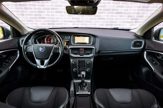 Volvo V40 (2016) thumbnail 7
