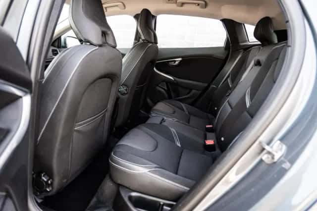 Volvo V40 (2016) thumbnail 9