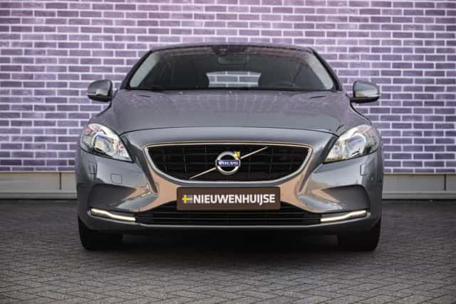 Volvo V40 (2016) thumbnail 10