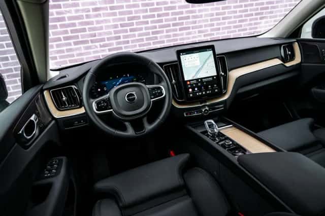 Volvo XC60 (2025) thumbnail 11