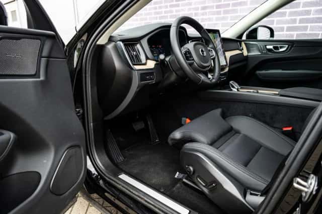 Volvo XC60 (2025) thumbnail 17