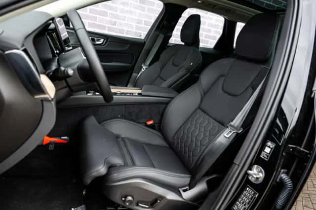 Volvo XC60 (2025) thumbnail 6