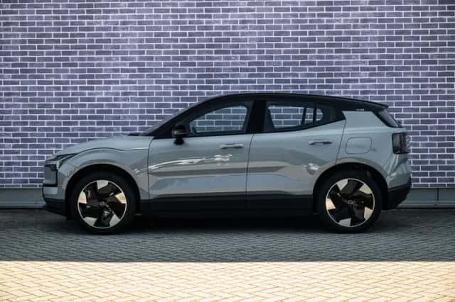 Volvo EX30 (2024) thumbnail 4