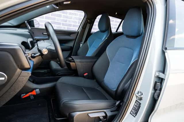 Volvo EX30 (2024) thumbnail 6