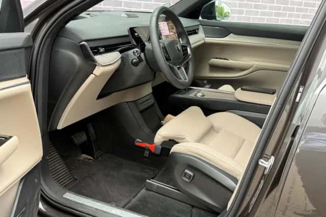 Volvo EX90 (2025) thumbnail 4