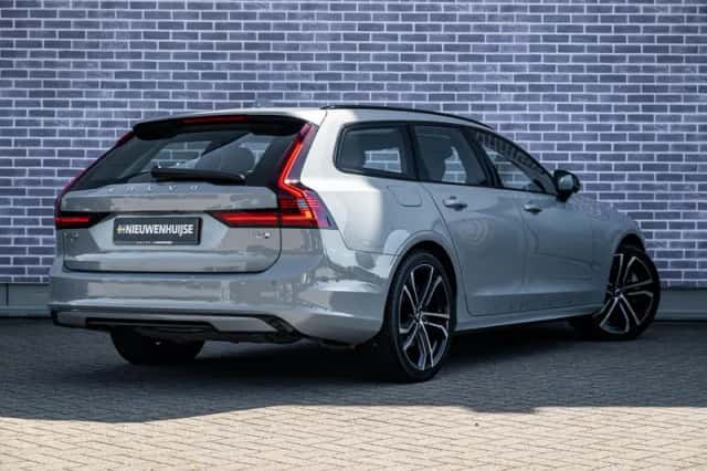 Volvo V90 (2025) thumbnail 2