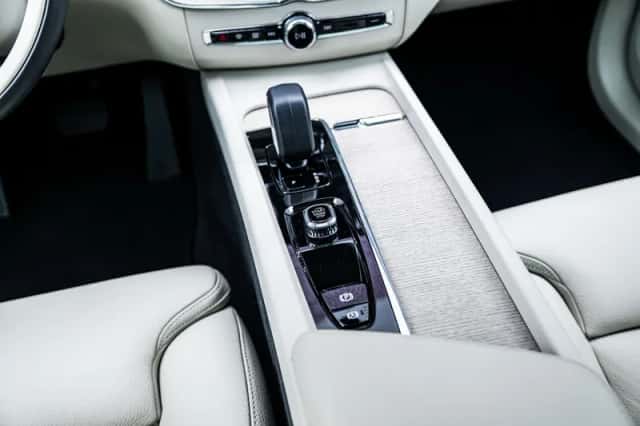 Volvo XC60 (2023) thumbnail 14