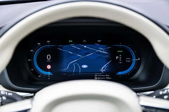 Volvo XC60 (2023) thumbnail 15