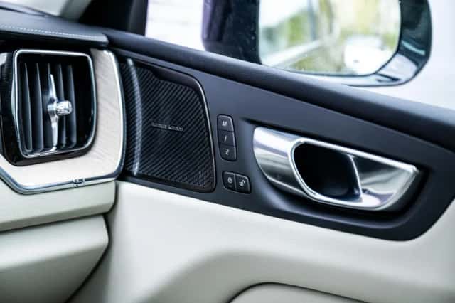 Volvo XC60 (2023) thumbnail 24