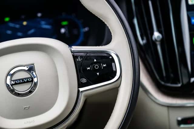 Volvo XC60 (2023) thumbnail 28