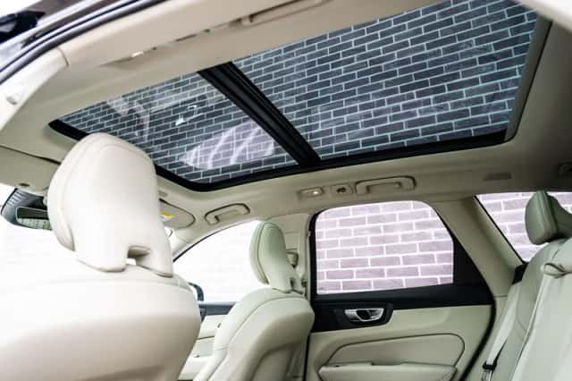 Volvo XC60 (2023) thumbnail 32