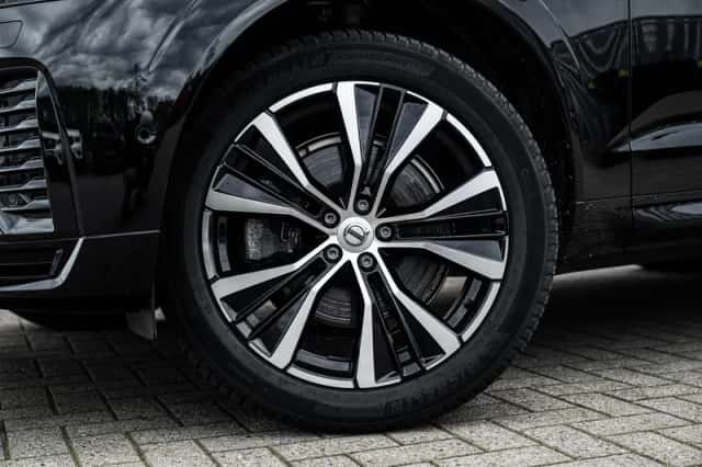 Volvo XC60 (2023) thumbnail 36
