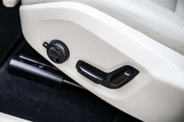 Volvo XC60 (2023) thumbnail 8