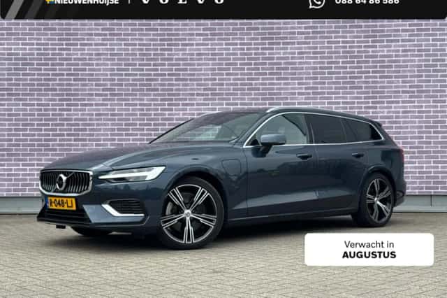 Volvo V60 (2022) thumbnail 1