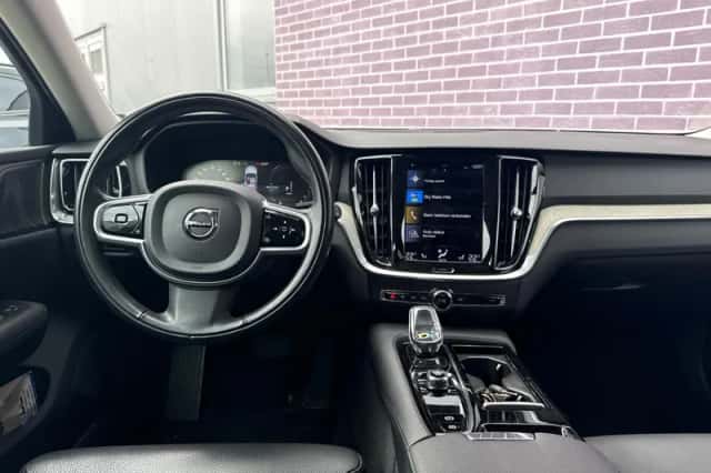 Volvo V60 (2022) thumbnail 4