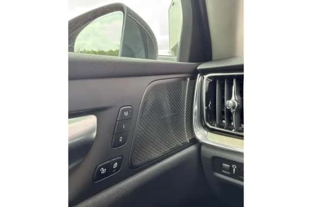 Volvo V60 (2022) thumbnail 5