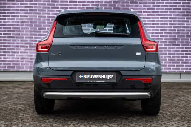 Volvo XC40 (2022) thumbnail 12