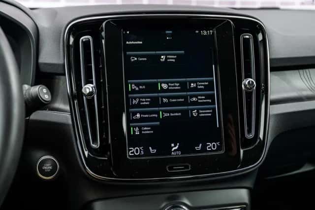 Volvo XC40 (2022) thumbnail 23