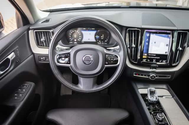 Volvo XC60 (2021) thumbnail 5
