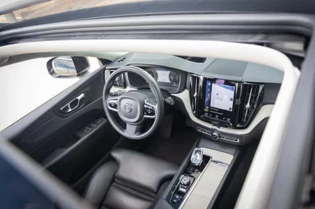 Volvo XC60 (2021) thumbnail 7