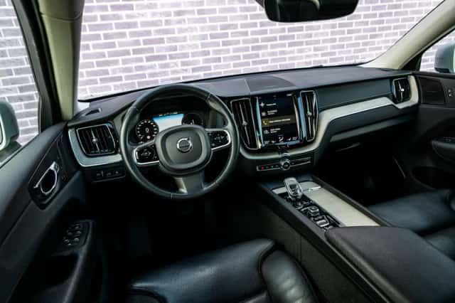 Volvo XC60 (2019) thumbnail 13