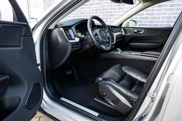 Volvo XC60 (2019) thumbnail 19