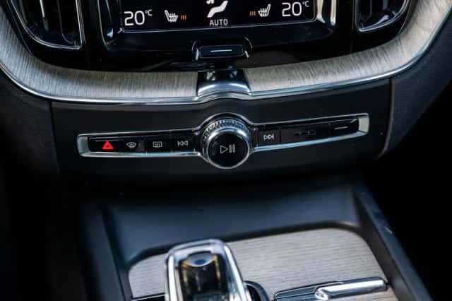 Volvo XC60 (2019) thumbnail 25