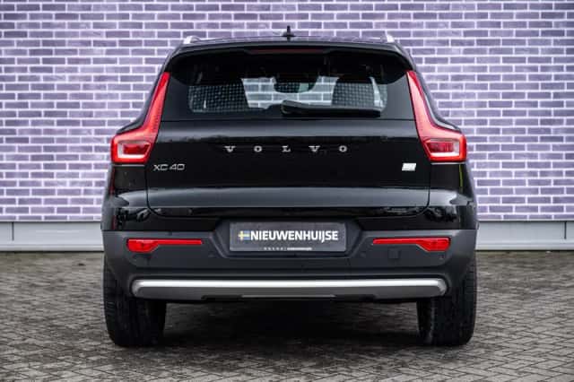Volvo XC40 (2022) thumbnail 11