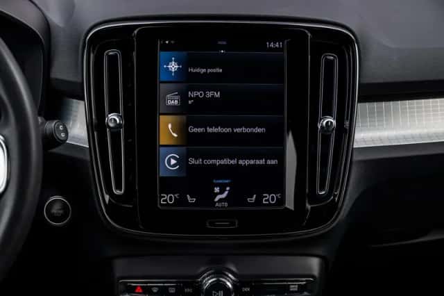 Volvo XC40 (2022) thumbnail 13