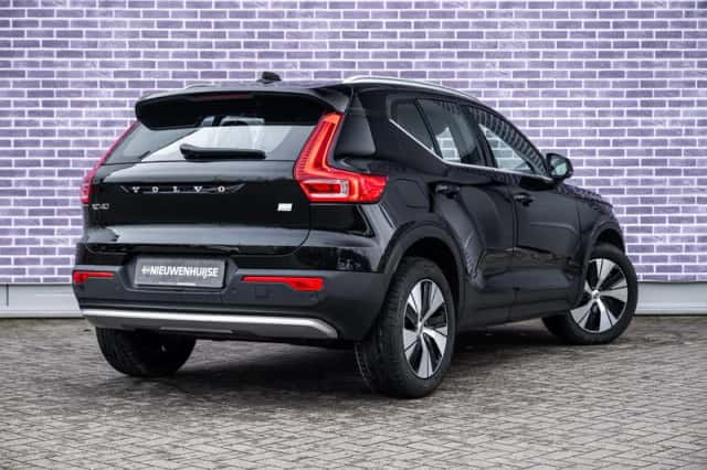 Volvo XC40 (2022) thumbnail 4