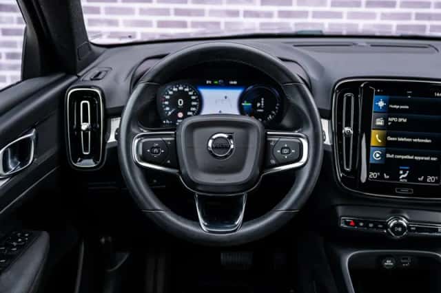 Volvo XC40 (2022) thumbnail 5
