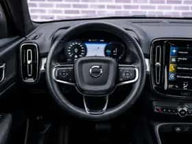 Volvo XC40 thumbnail 5