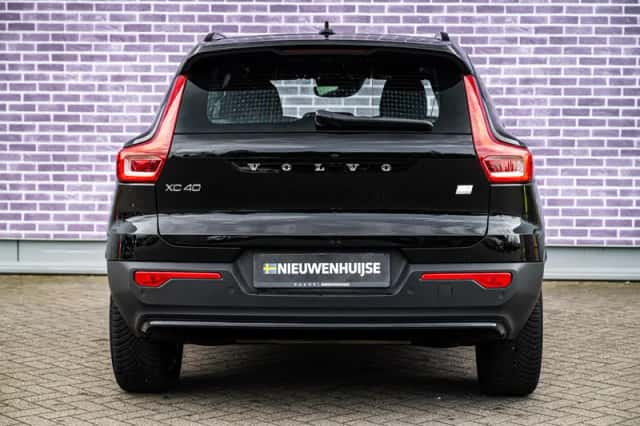 Volvo XC40 (2022) thumbnail 12