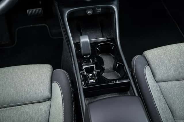 Volvo XC40 (2022) thumbnail 16