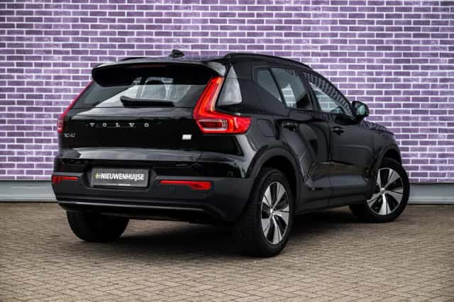 Volvo XC40 (2022) thumbnail 4